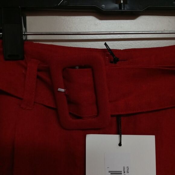Dèluc Sz. S New with Tags Linen Blend Marylin' Short in Fire Brick - Picture 7 of 9